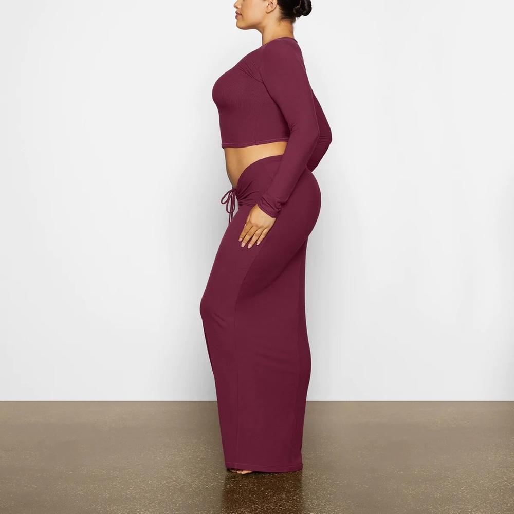 *SOLD* NEW Skims Soft Lounge Long Sleeve Crop Top Sz SMALL in Wine - Picture 3 of 4